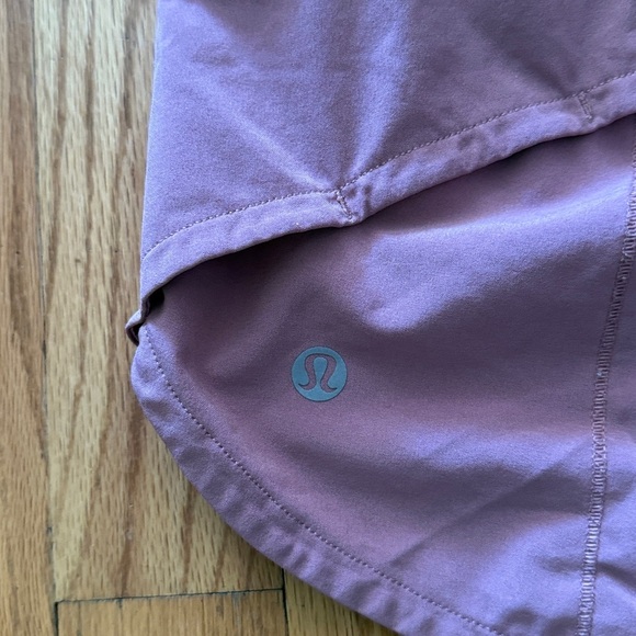 Lululemon sz 4 Speed Up Short in pink Quicksand Women's Mauve Shorts great cond - Picture 5 of 11